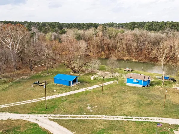 239 Fishermans Trl, Huntsville, TX 77320