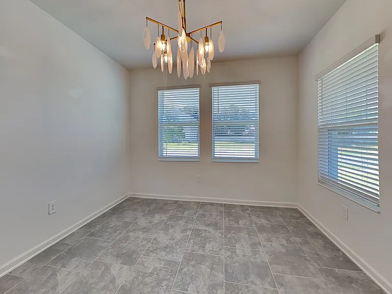 3115 Country Side Dr — Photo 2