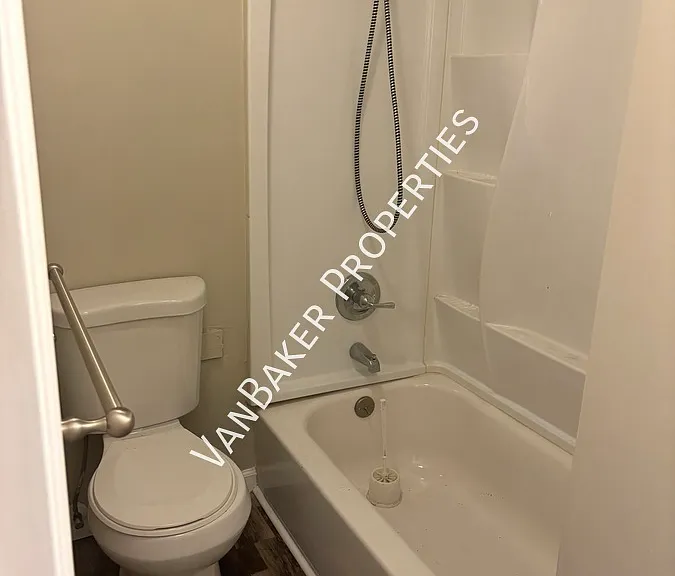 89 S Maple St #3 — Photo 6
