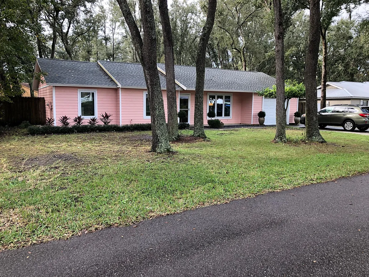 Building Photo - 1727 Pheasant Ln