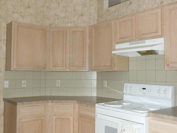 5th image of 908 BUTTERCUP Drive