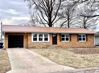 1326 Rutledge Dr, Lincoln, IL 62656