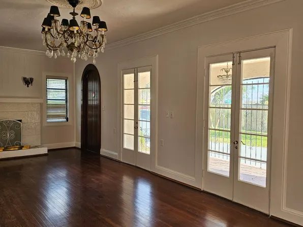1212 Longwood St, West Palm Beach, FL 33401