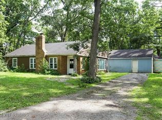 6819 Hillside Rd, Crystal Lake, IL 60012