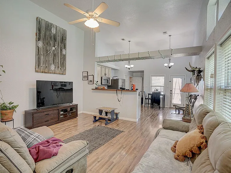 8801 Stewart St — Photo 6