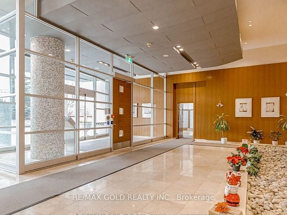 4th image of 220 Burnhamthorpe Rd W #2102