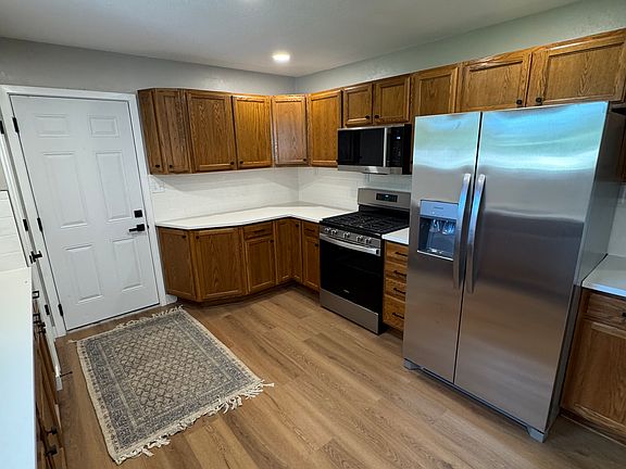 4th image of 2324 Elm St