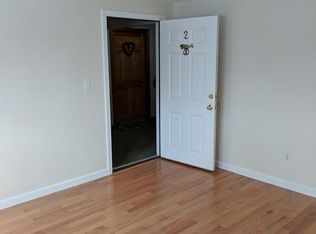 11 Pine St APT 2, Newburyport, MA 01950