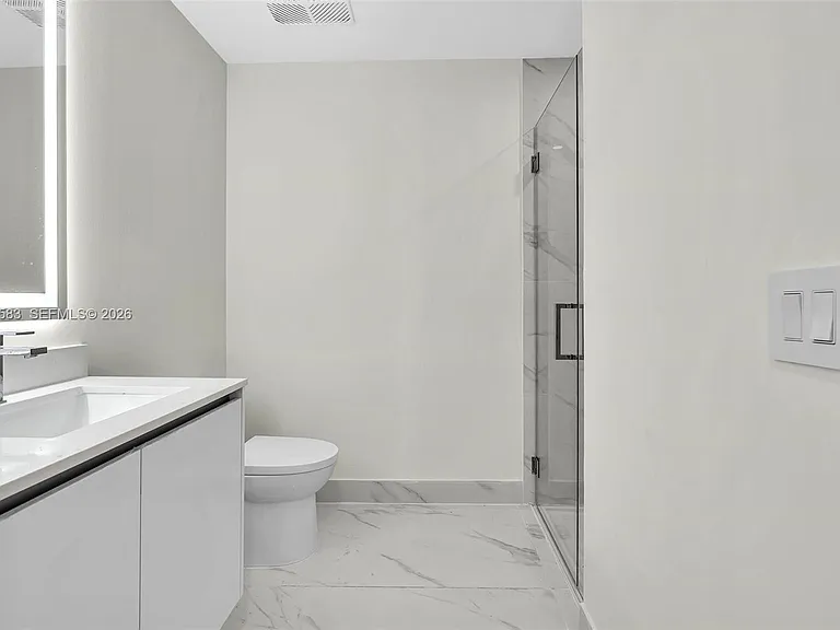 700 NE 24th St #5404 — Photo 46