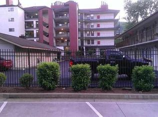 621 Oak St, Gatlinburg, TN 37738