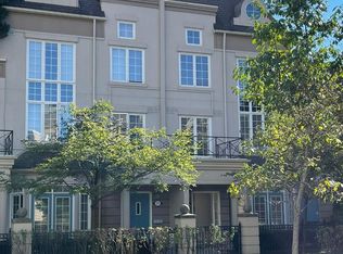 1 Rean Dr TOWNHOUSE 8, Toronto, ON M2K3C1