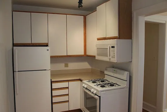 720A Hinman Ave #2 — Photo 5