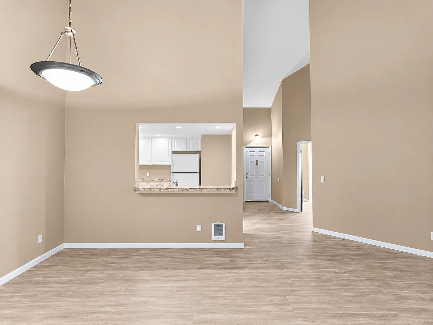 *Recently Updated* Lovely 2 Bd | 1 Ba Condo Available In Townhomes With A View Community In The H... — Photo 2