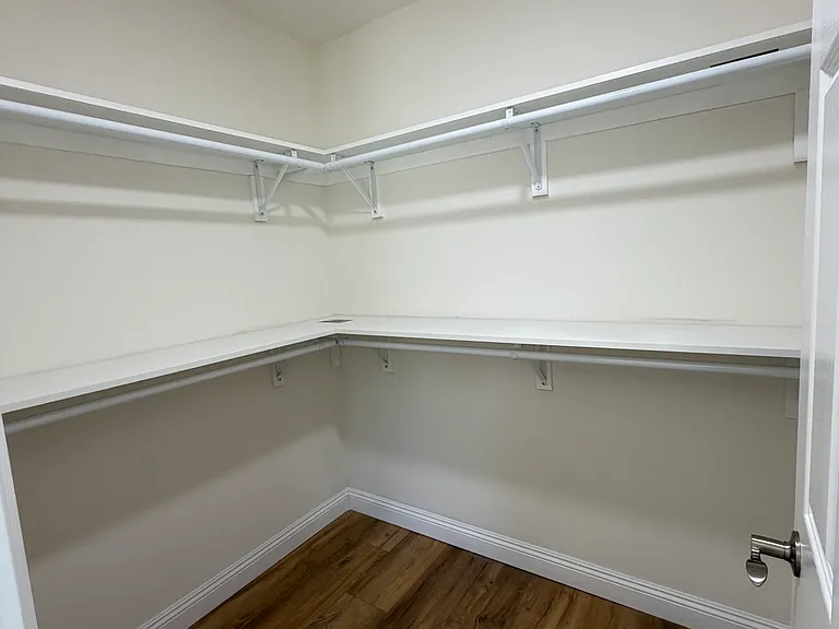 1515 E Rowland Ave — Photo 5