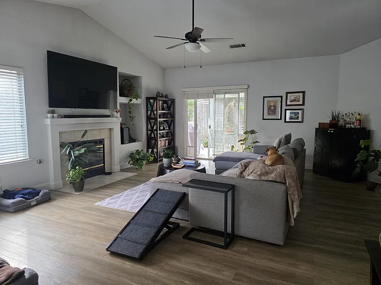 995 Pearwood Cir — Photo 5
