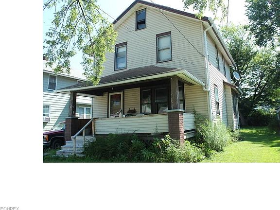 2nd image of 1846 Larchmont Ave NE
