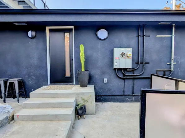 2338 Riverside Dr, Los Angeles, CA 90039