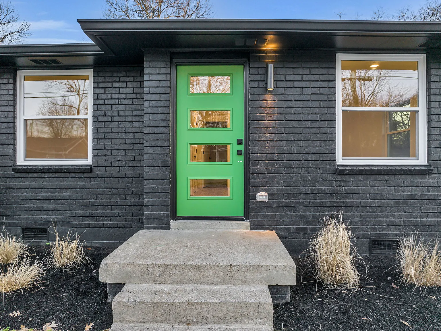 293 Nokes Dr — Photo 4