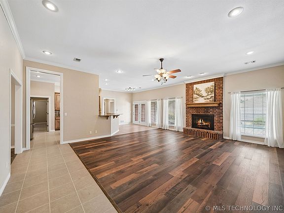 5th image of 1122 Arbor Dr