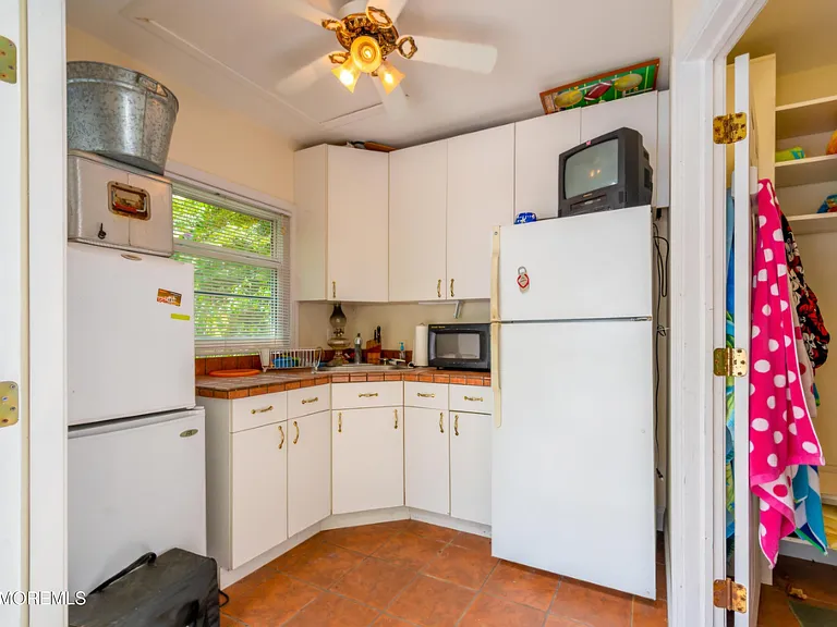 1577 Country Club Ln — Photo 17