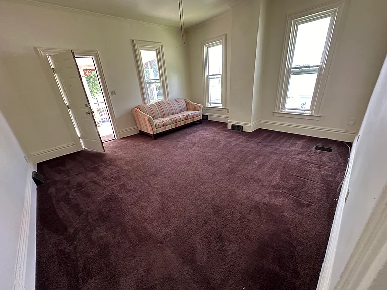 227 King St #1 — Photo 2