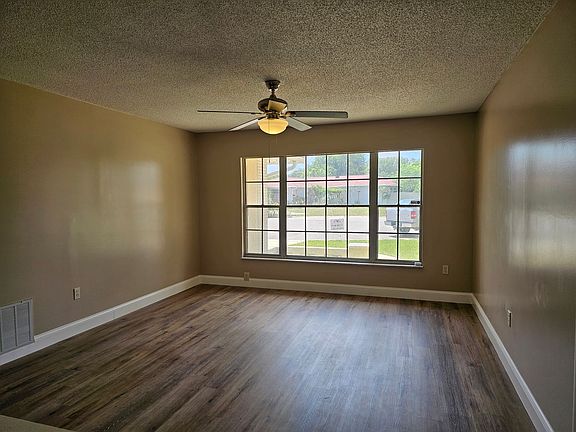 4th image of 4409 Shadberry Dr