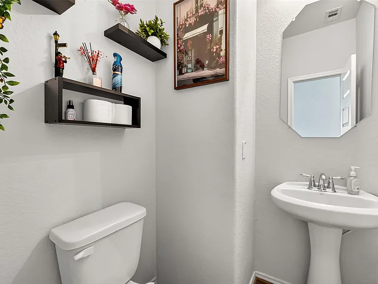 1601 Darwin Cedar Dr — Photo 12