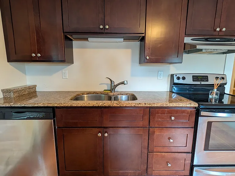 270 Richards Ave #4 — Photo 9