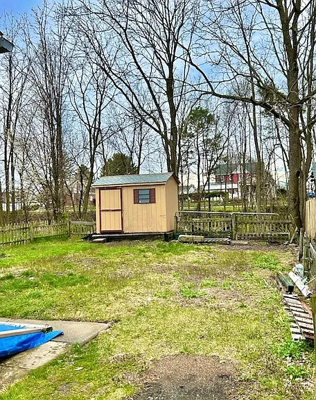 3431 Montrose Ave — Photo 3