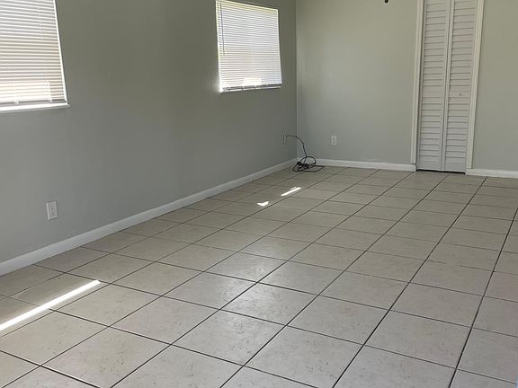 4th image of 4418 Elderberry Dr