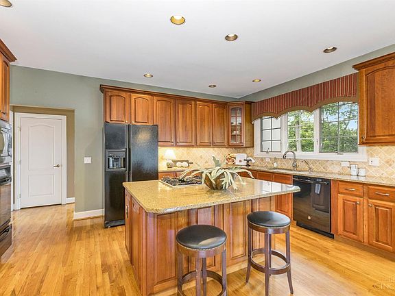 3rd image of 7161 Overton Way