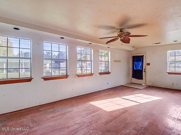 3rd image of 1639 Anita Ct