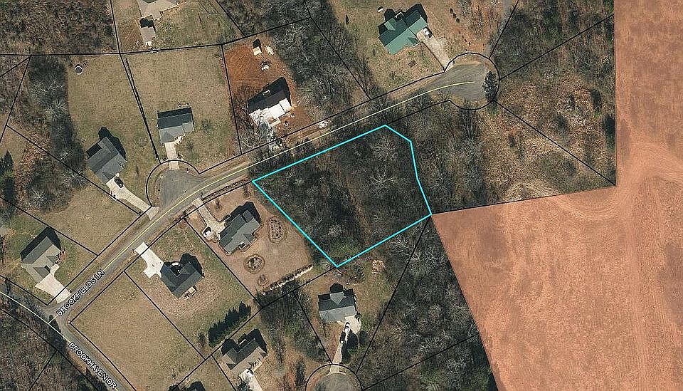 2nd image of 12 Brookfield Ln