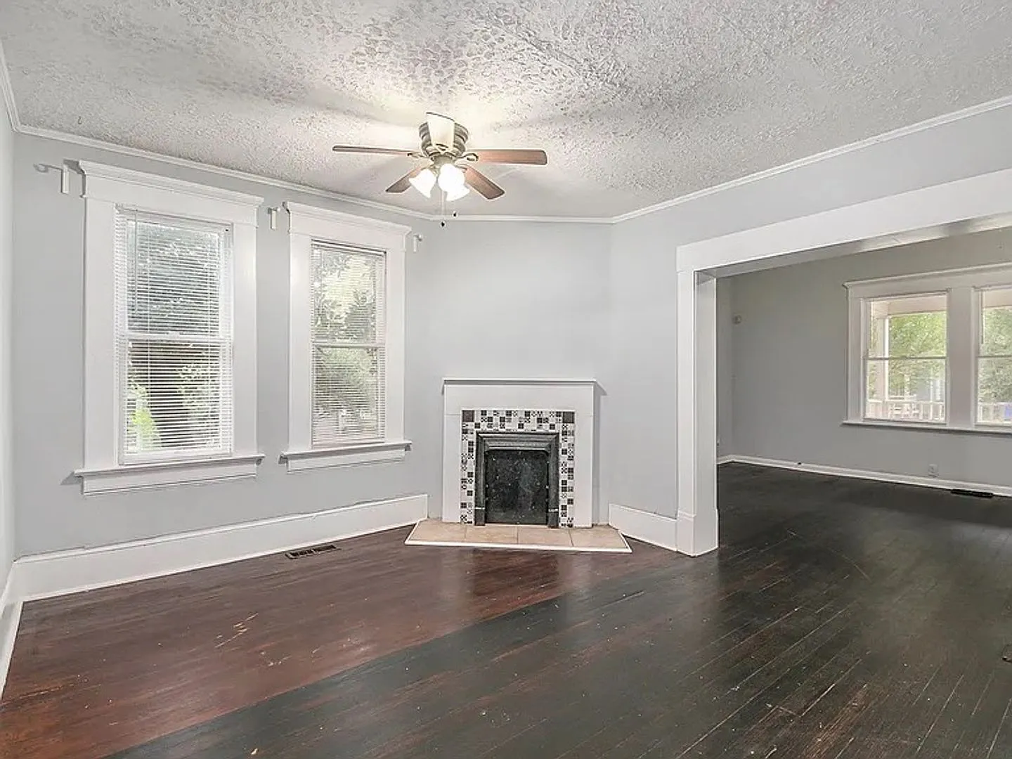 Spacious 3bd/2ba in Capitol View w/ Huge Fenced-In Backyard! — Photo 4