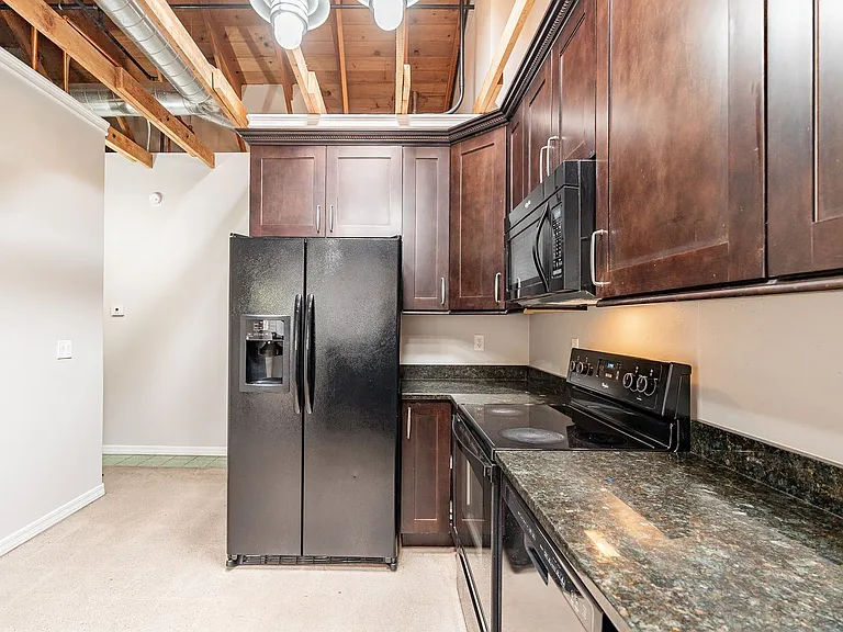 222 S. Cherry Ave. — Photo 7