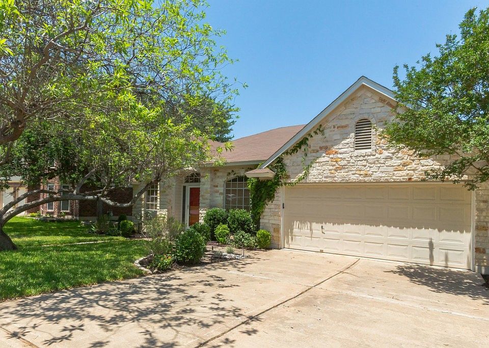 1st image of 17849 Park Valley Dr