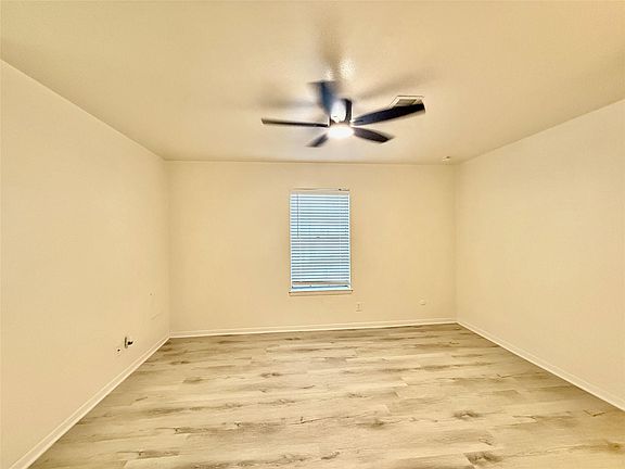 4th image of 6401 Skyline Dr APT 36