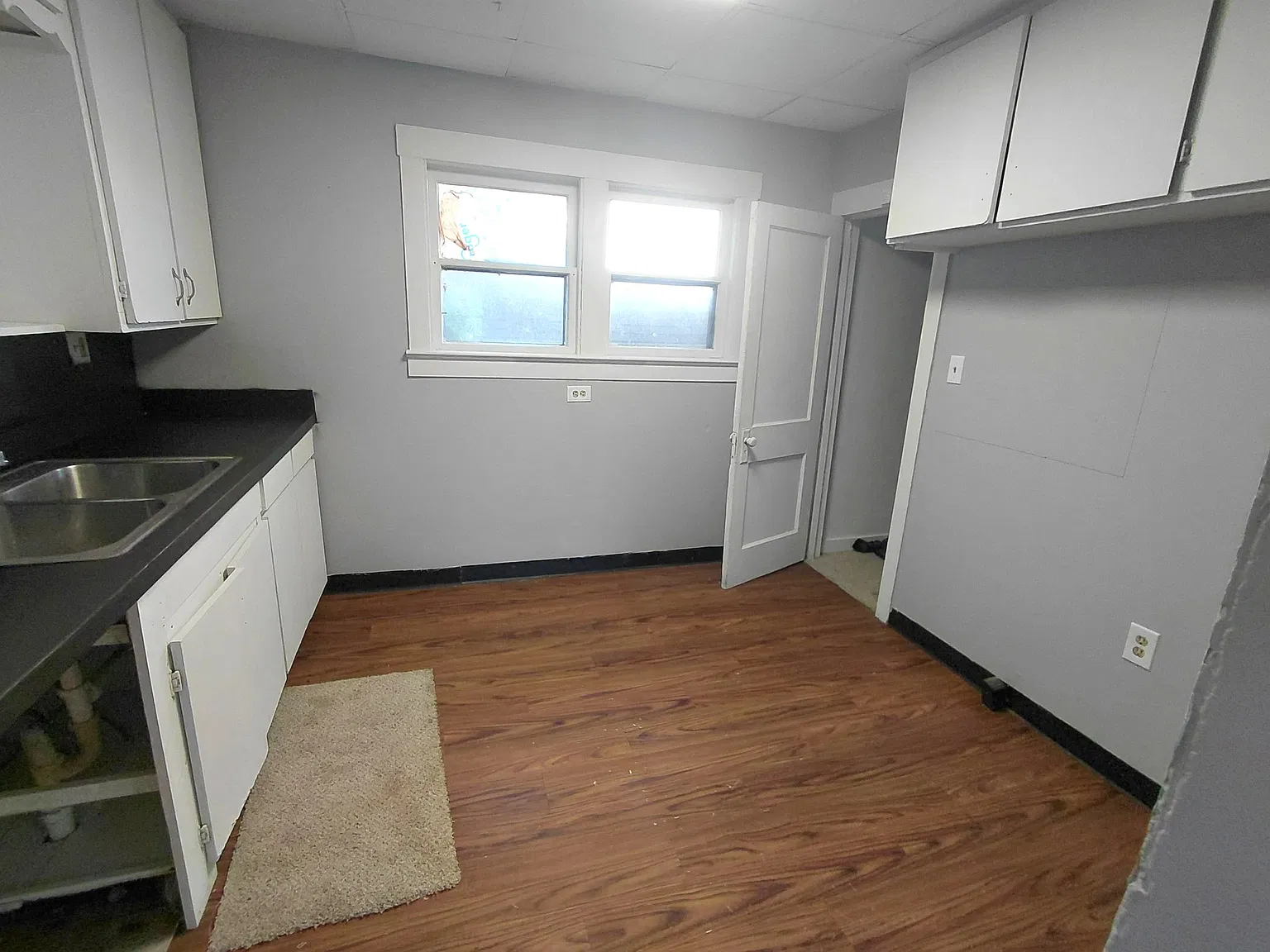 3 bed, 1.5 bath, 1000 sqft, $1,075 — Photo 4
