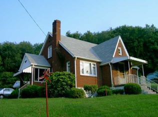 110 Homer Dr, Jeannette, PA 15644