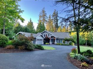 6477 Haley Loop NE, Bainbridge Island, WA 98110