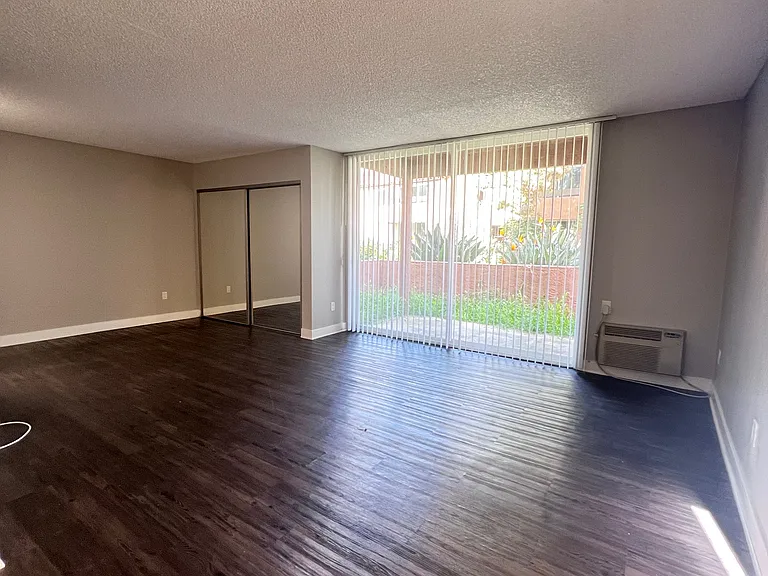 Living Area 1