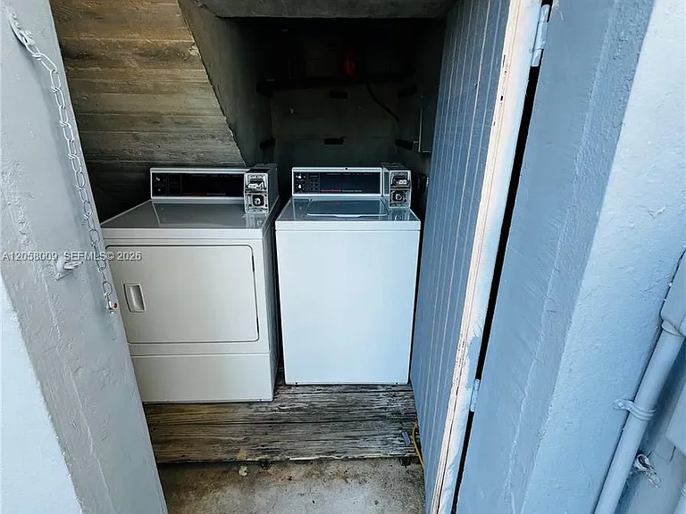 2045 Calais Dr #7 — Photo 15