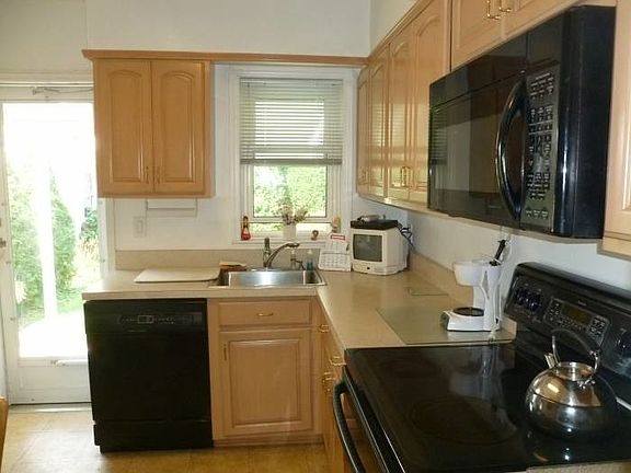 5th image of 54 Leslie Ln