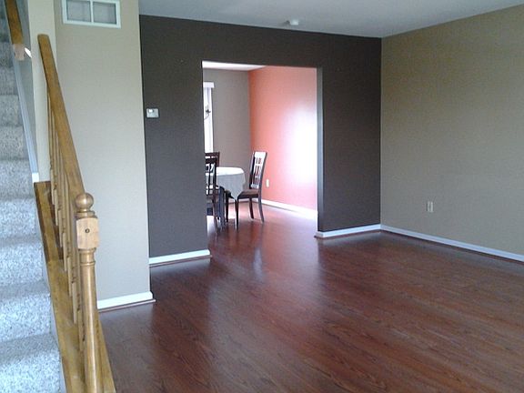 5th image of 204 Evergreen Ln