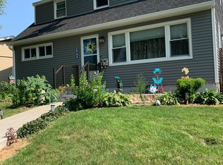 2744 Oak St, Bettendorf, IA