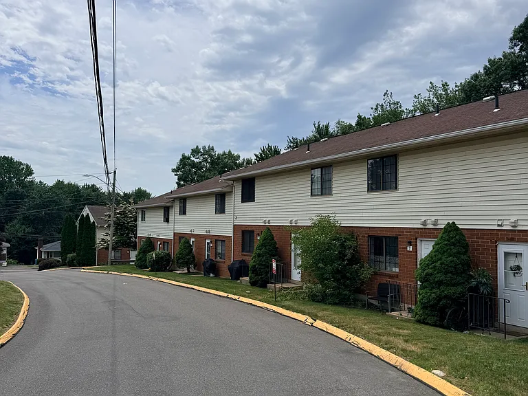 497 Scott Rd #11 — Photo 10