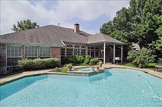 2nd image of 1708 Crestedge Ct