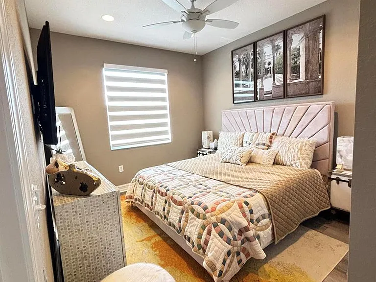 8219 Calabria Lakes Dr — Photo 54