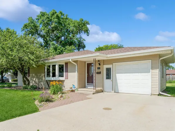 608 15th Street Pl, Nevada, IA 50201