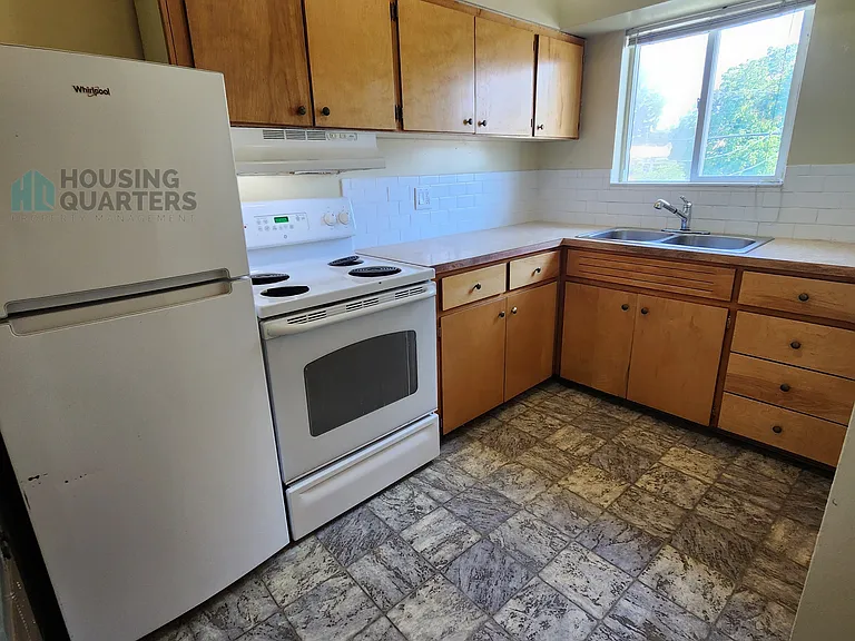 5222 N Regal St #F — Photo 3
